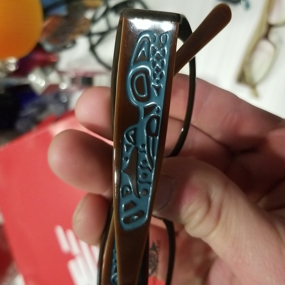 Glasses - Picture 2 of 6